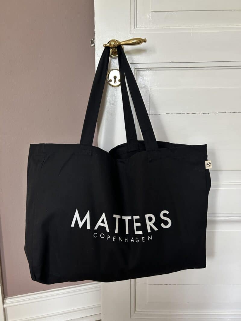 SIGNATURE TOTE BAG - SORT